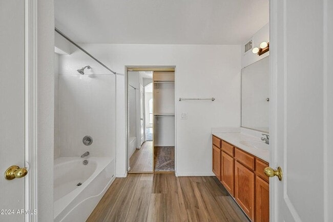 Building Photo - 9330 E Onza Ave