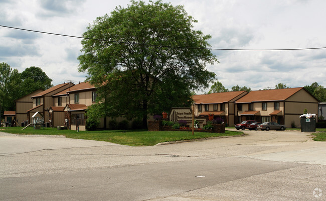 Primary Photo - Teays Pointe Town Home