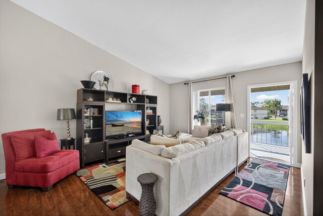 Building Photo - 6485 Chasewood Dr