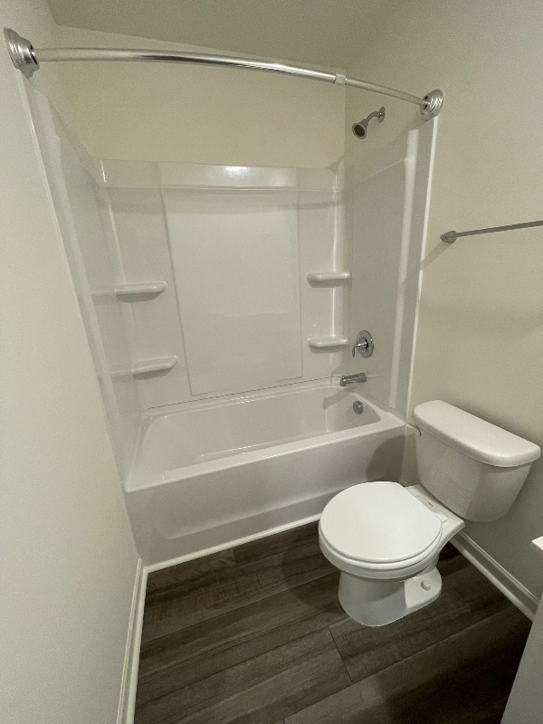 Building Photo - 2111 Gln Xing Dr