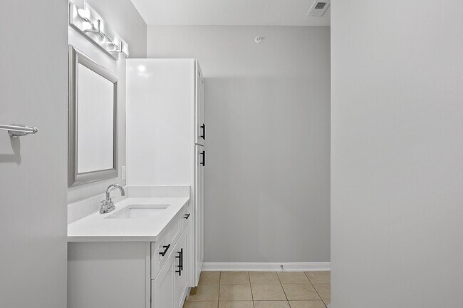 Floorplan - Monmouth Row Apartments