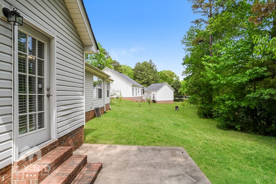Building Photo - 1312 Fosteria Ln