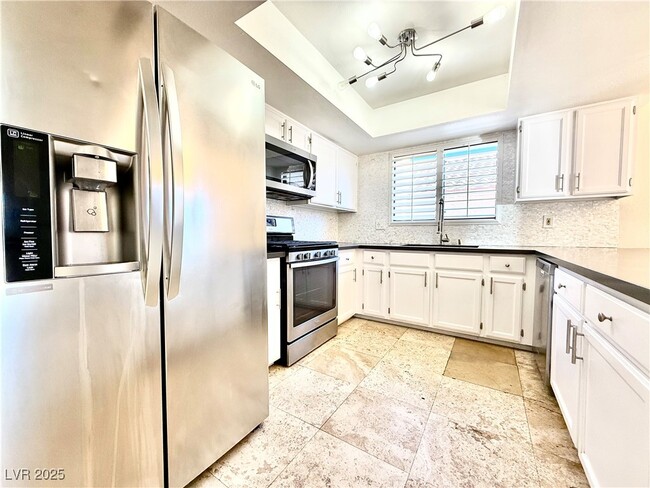 Building Photo - 10001 Coral Sands Dr