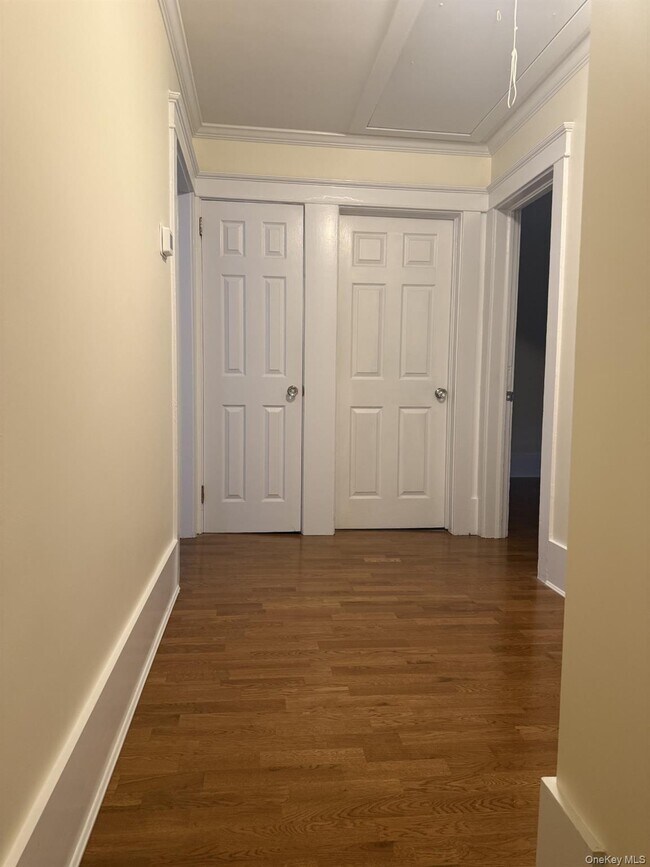 Building Photo - 2 William St