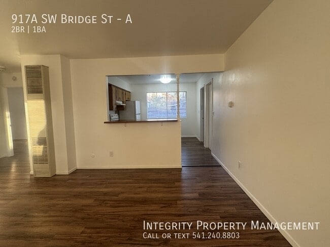 Building Photo - 917 SW Bridge St