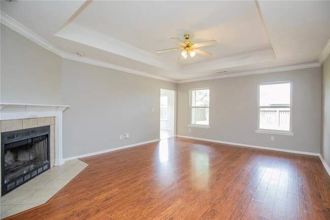 Building Photo - 902 SW Sandrock Rd