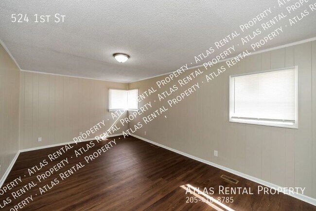 Building Photo - 524 1st St