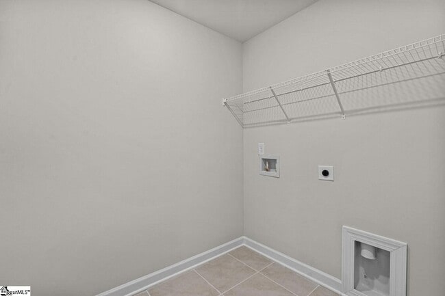 Building Photo - 403 Redear Rd