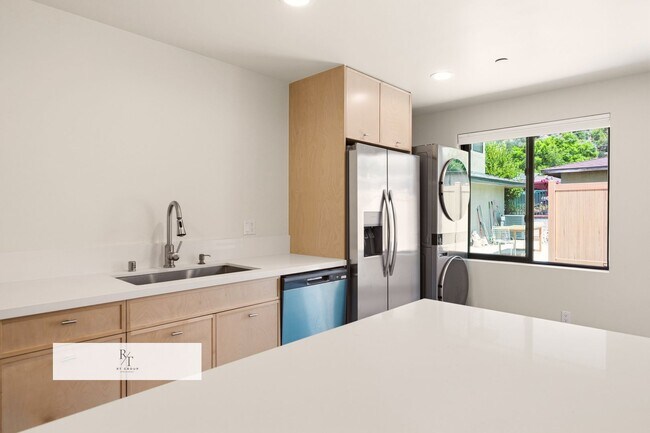 Building Photo - 414 Stedman Pl
