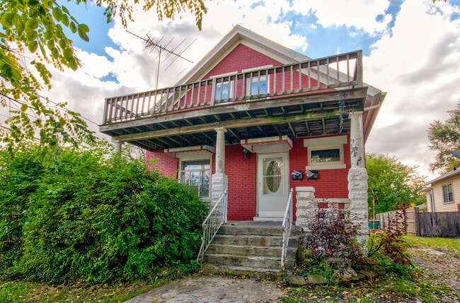 Building Photo - 306 Lime St