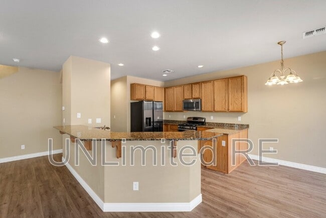 Building Photo - 1201 N Warm Springs Trail