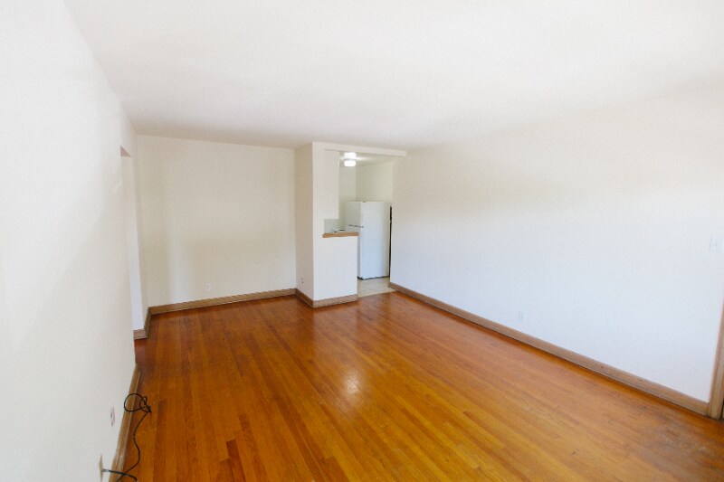 Building Photo - 608 N 90th St
