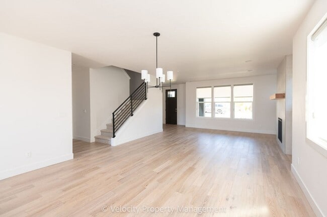 Building Photo - Brand New Beautiful Home!