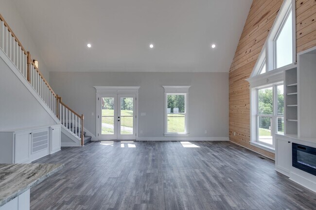 Building Photo - 37 Lakeview Dr