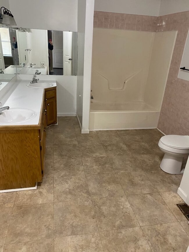 Building Photo - 72014 S 320 Ct