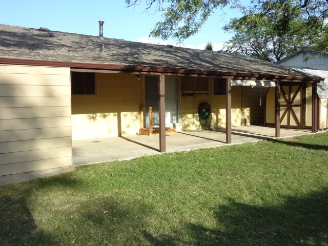 Building Photo - 1117 Ponderosa Dr