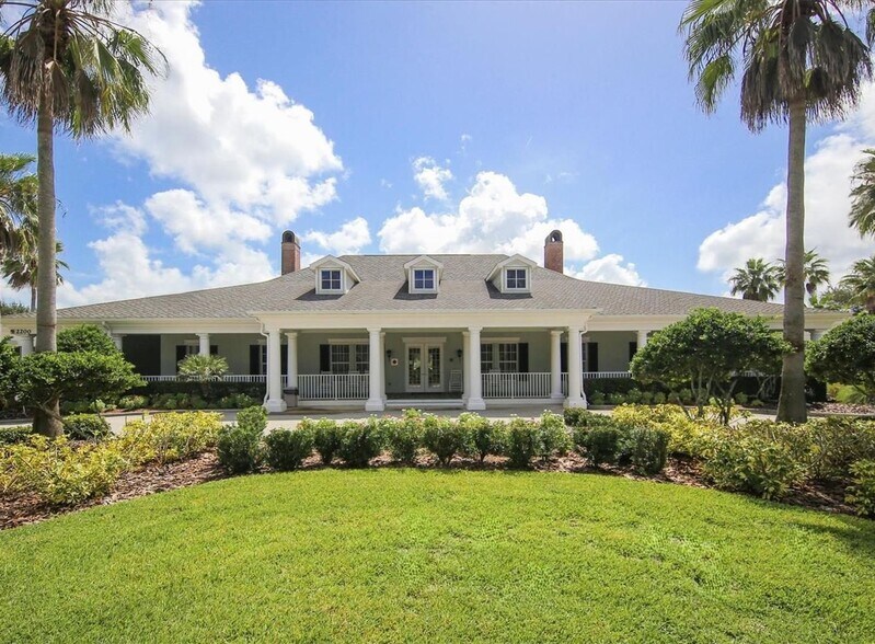 Building Photo - Make every day feel like a getaway in The Towns at Lakeside Plantation!