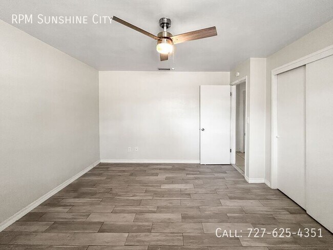 Building Photo - 2201 26th St S