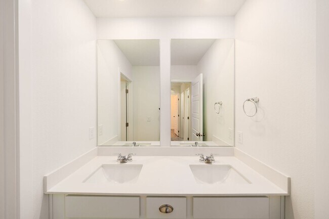 Building Photo - For Rent – Beautiful Park-Facing Home in Liberty Lake