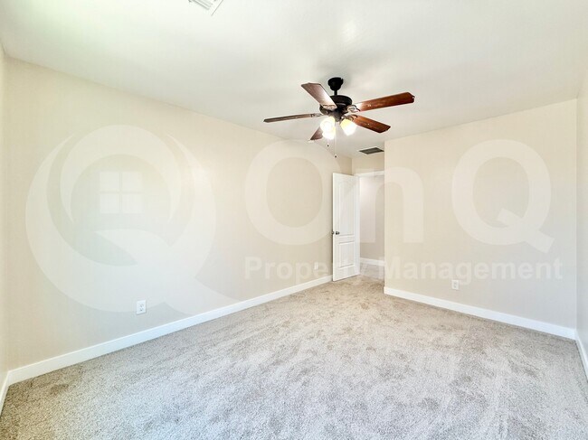 Building Photo - 10631 E Sunflower Ln