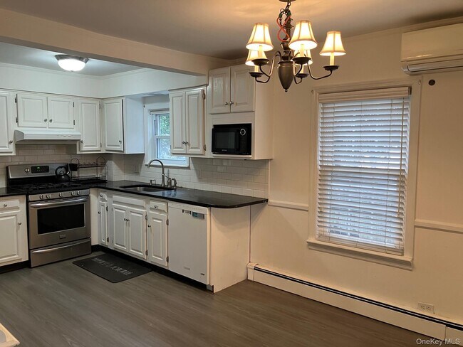 Building Photo - 18 Park Ave