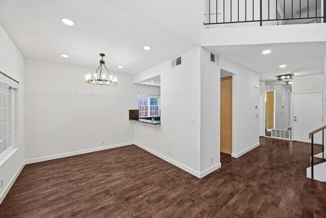Building Photo - 1286 Crestpoint Dr