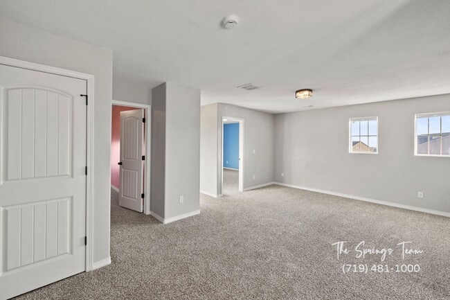 Building Photo - STUNNING 4BD HOME w/ NO ELECTRIC BILL! - Security Deposit Waiver Available