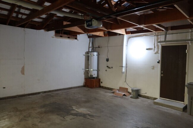 Building Photo - 7374 Farm Dale Wy