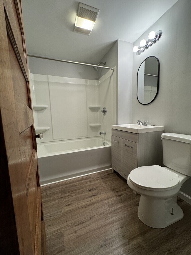 Building Photo - 18 Burgoyne St