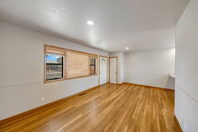Building Photo - 1350 N 17th St