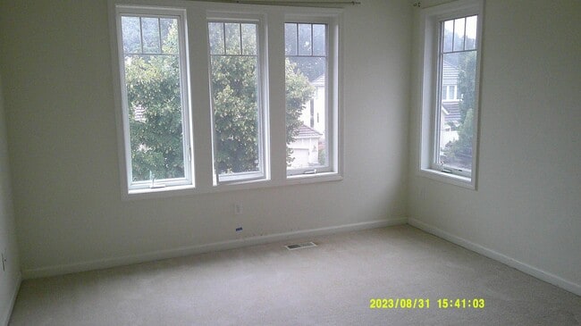 Building Photo - 4967 NW Lavender Cir