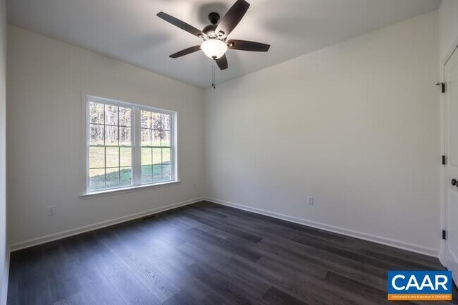 Building Photo - 302 Barrington Dr