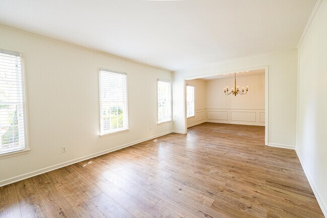 Building Photo - 7670 McHenry Cir E