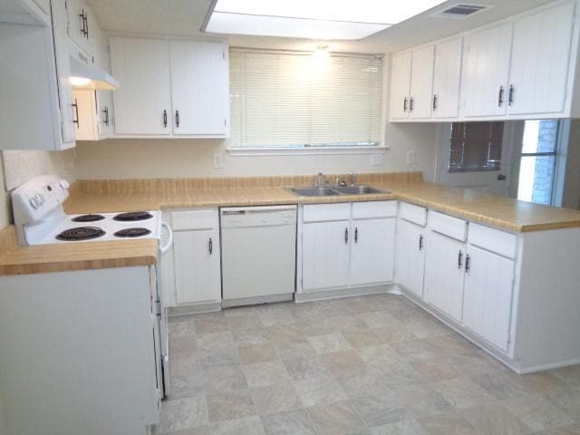 Building Photo - 23730 Farm Hill Dr