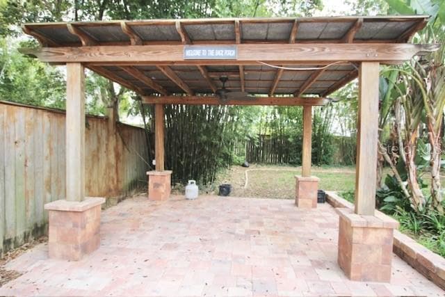 Building Photo - 230 E Esther St