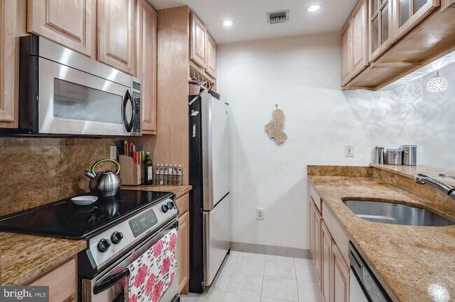 Building Photo - 1601 Spring Garden St