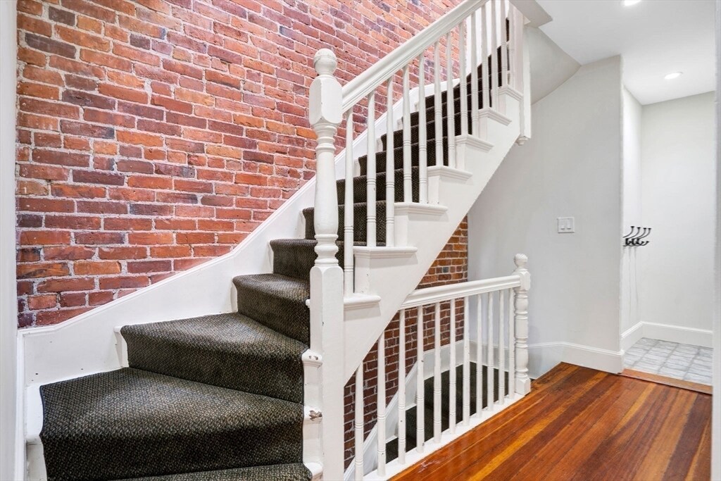 Building Photo - 151 Highland St