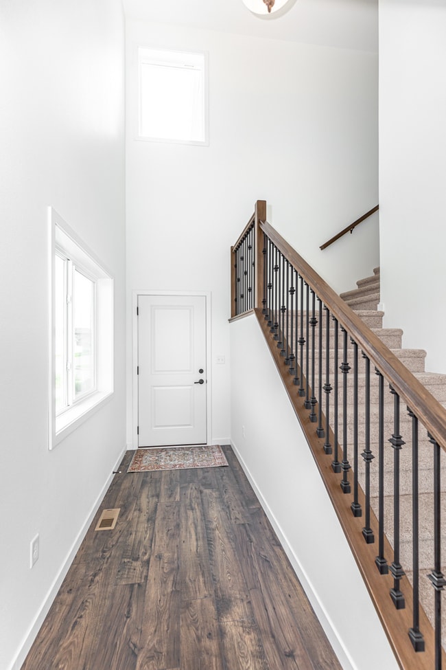 Building Photo - 3 Bed 2.5 Bath Single Family Home