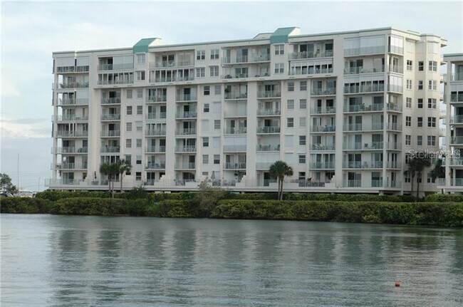 Building Photo - 7963 Sailboat Key Blvd S