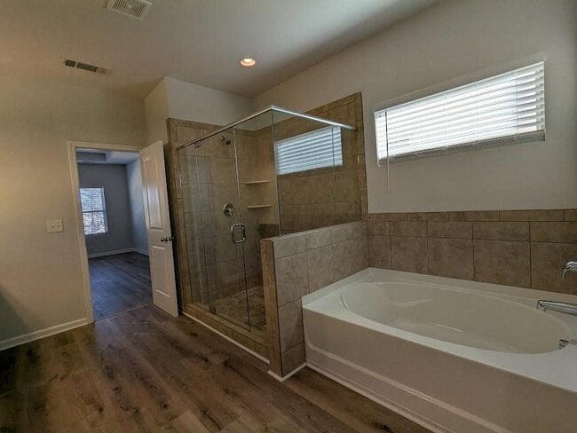 Building Photo - 2034 Britt Dr