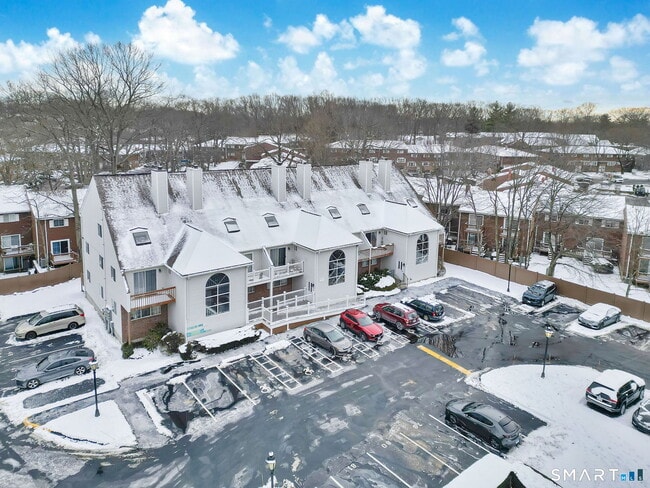 Building Photo - 3200 Madison Ave