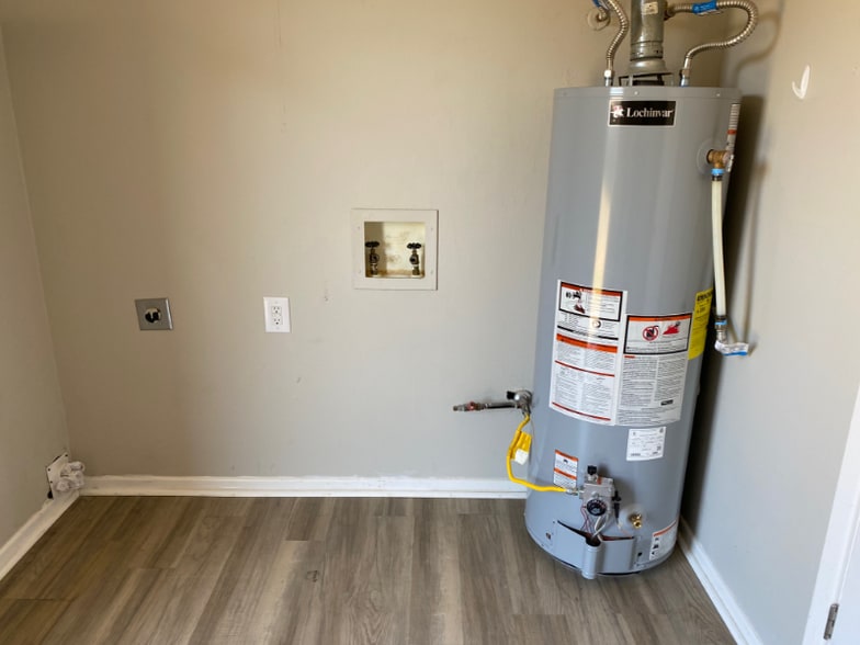 Building Photo - 4903 Sanderson Ln