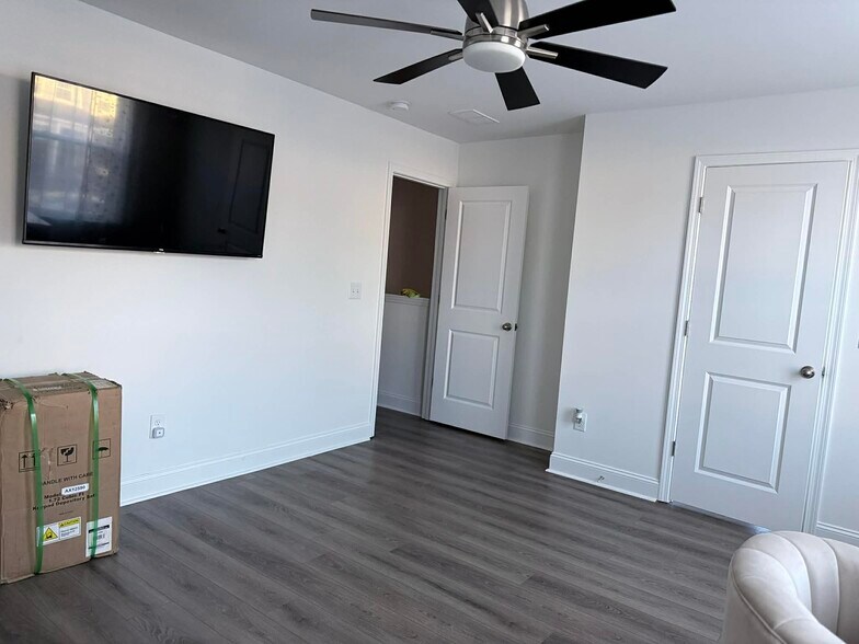 Building Photo - 199 Kirkland St