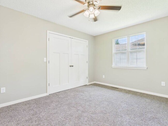 Building Photo - 1206 Foxridge Dr
