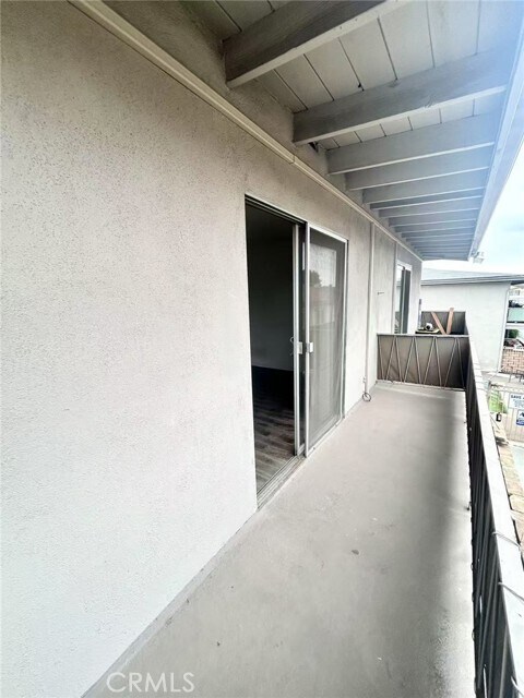 Building Photo - 922 W Duarte Rd