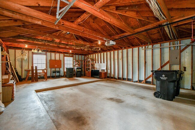 Building Photo - 5322 Pebble Way Ln