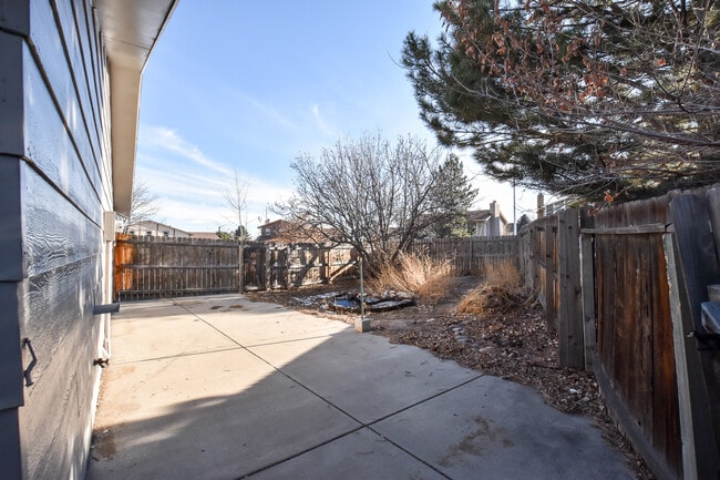 Building Photo - 3355 Mirage Dr