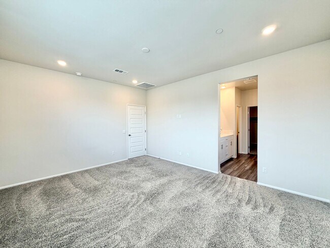 Building Photo - 3 bedroom Solar Home in Heirloom Farms for LEASE!