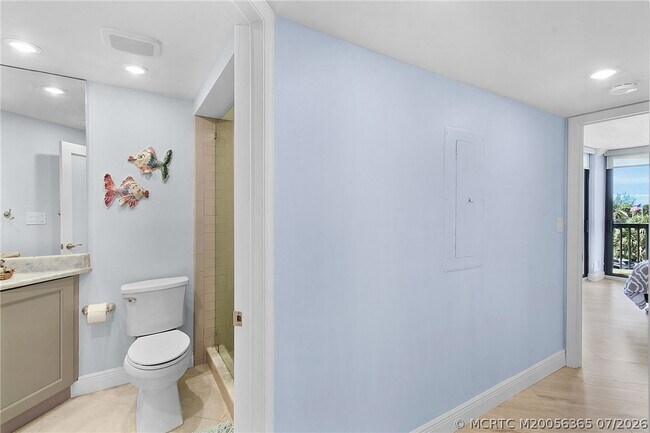 Building Photo - 9550 S Ocean Dr