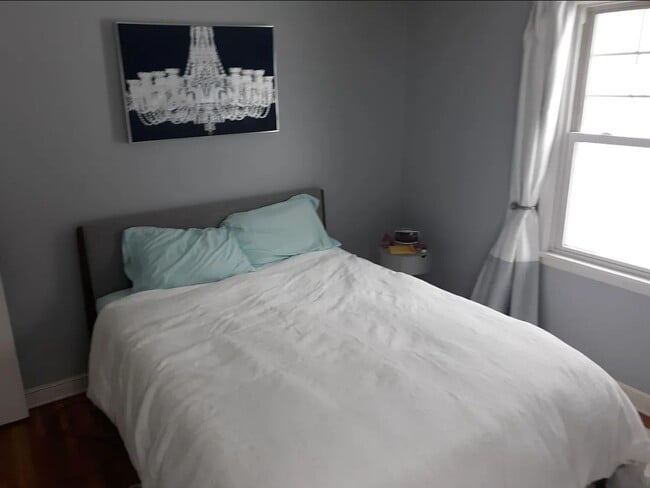 Building Photo - 3305 Xenwood Ave S